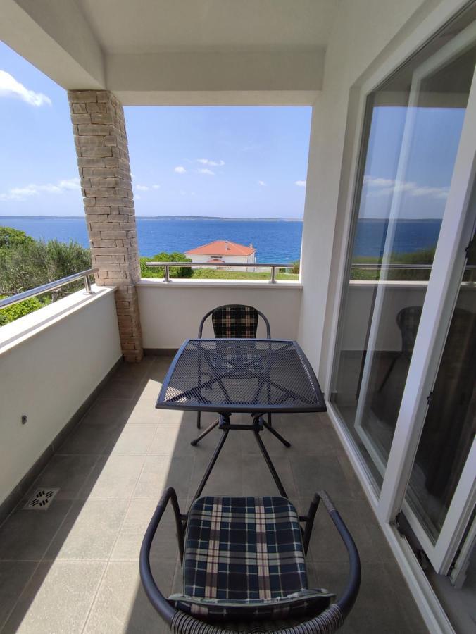 House Natali 70M From The Beach - Free Ev Top Up Rtina Bagian luar foto