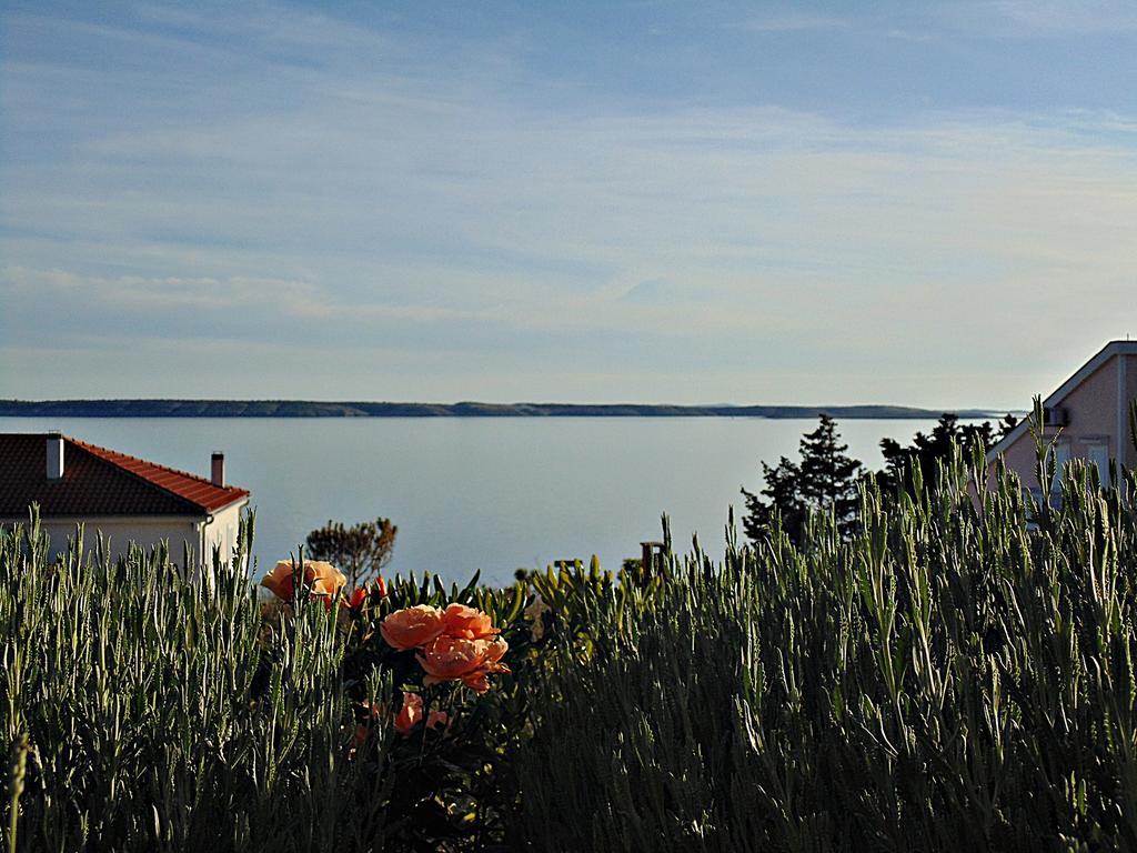 House Natali 70M From The Beach - Free Ev Top Up Rtina Bagian luar foto