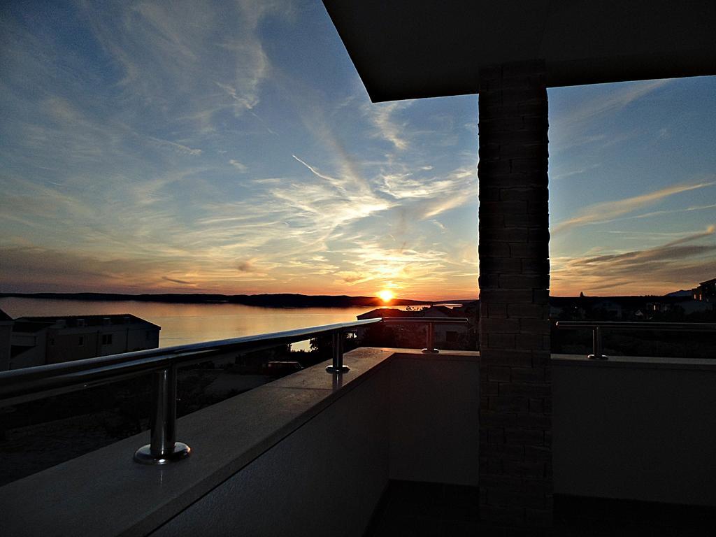 House Natali 70M From The Beach - Free Ev Top Up Rtina Bagian luar foto