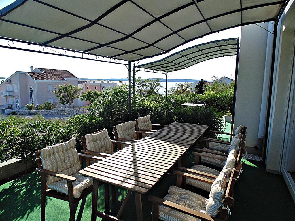 House Natali 70M From The Beach - Free Ev Top Up Rtina Bagian luar foto