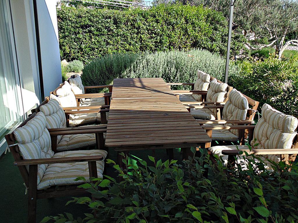 House Natali 70M From The Beach - Free Ev Top Up Rtina Bagian luar foto
