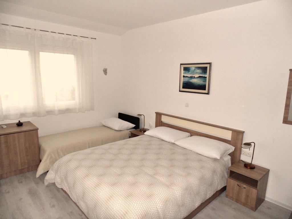 House Natali 70M From The Beach - Free Ev Top Up Rtina Bagian luar foto