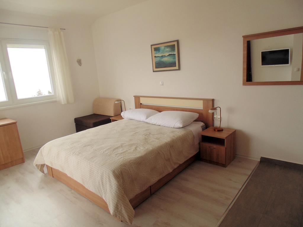 House Natali 70M From The Beach - Free Ev Top Up Rtina Bagian luar foto