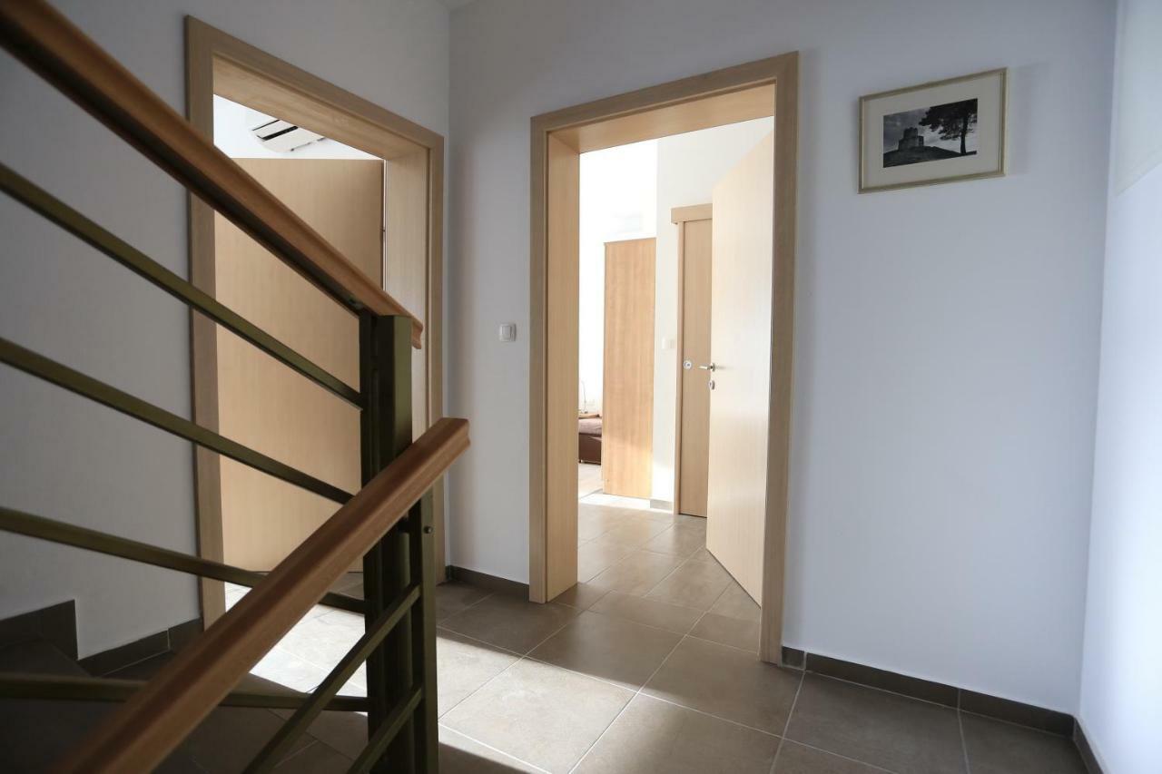 House Natali 70M From The Beach - Free Ev Top Up Rtina Bagian luar foto