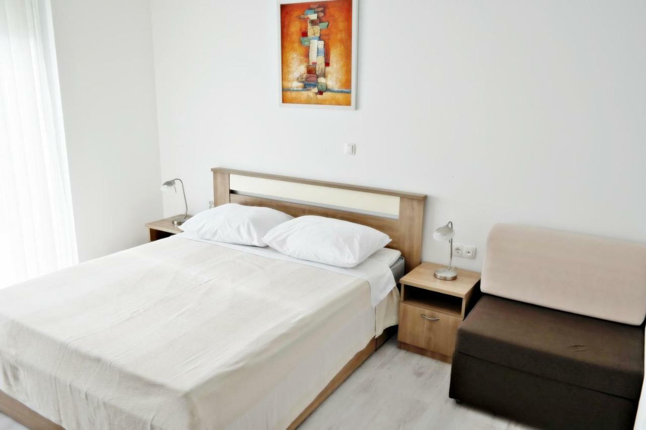 House Natali 70M From The Beach - Free Ev Top Up Rtina Bagian luar foto